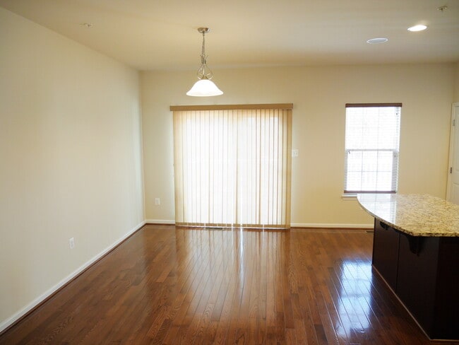 Building Photo - Gorgeous Townhome Located at Preserves at ...