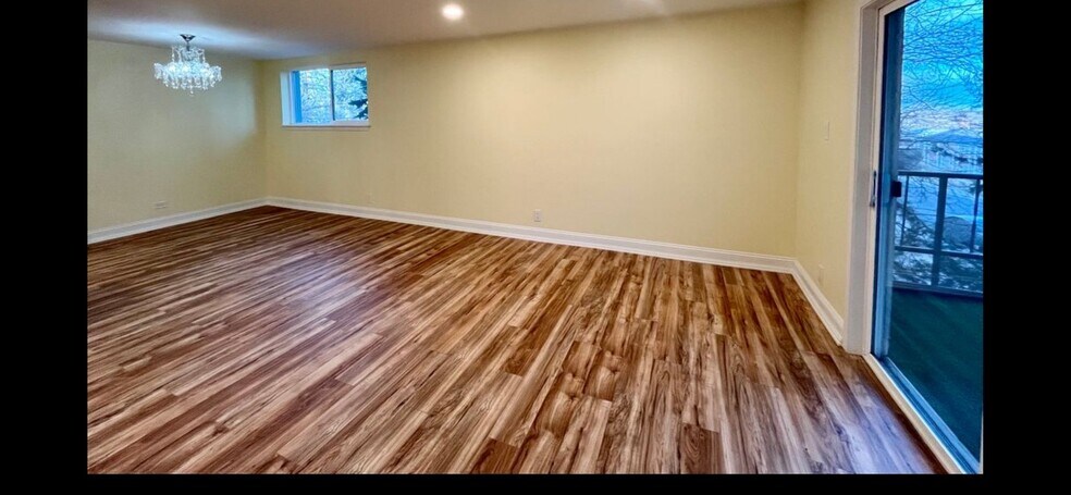 Building Photo - 2375 S Linden Ct