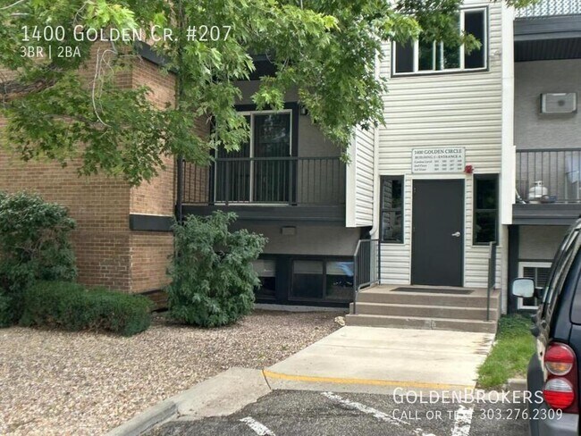 Primary Photo - 1400 Golden Cir