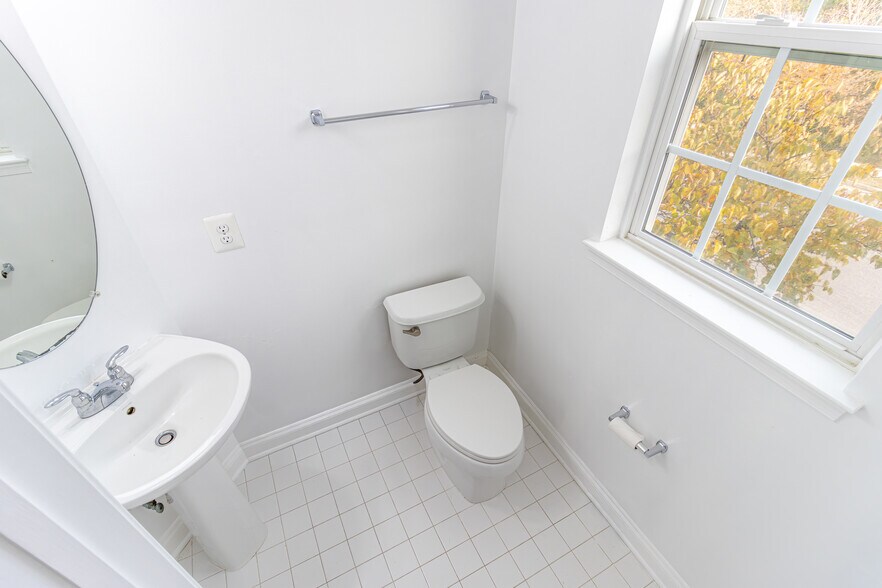 Building Photo - 2607 River Basin Ln