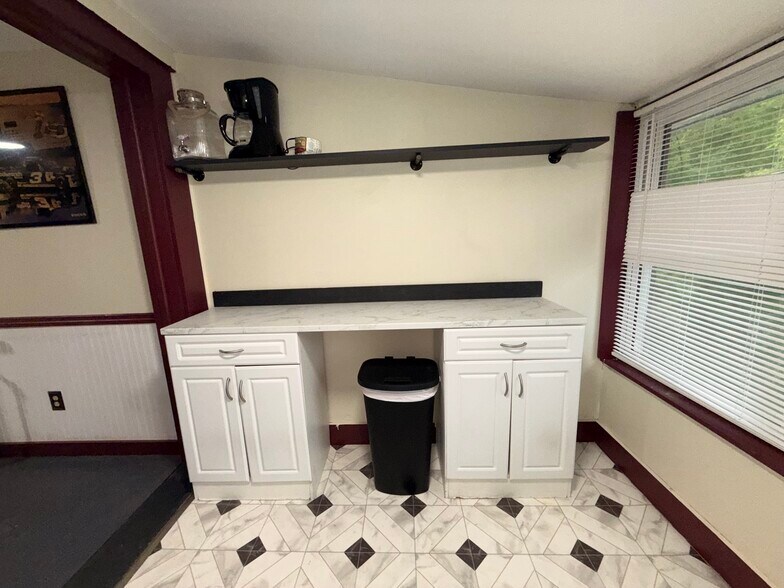 Building Photo - 51 Front St