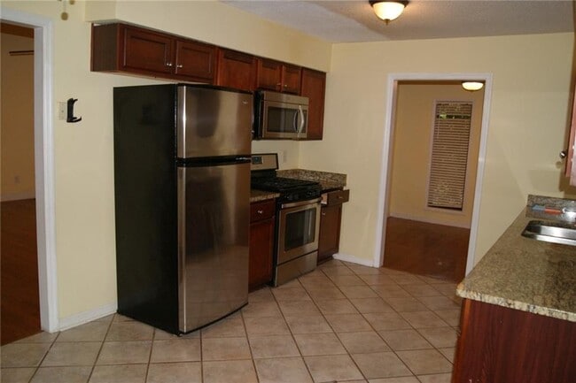 Building Photo - 4239 Glenforest Way