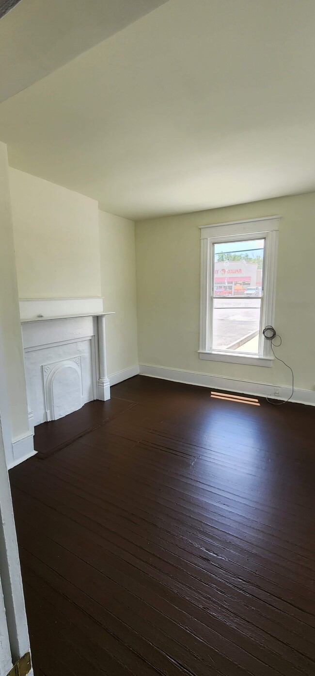 Bedroom - 714 Halifax St