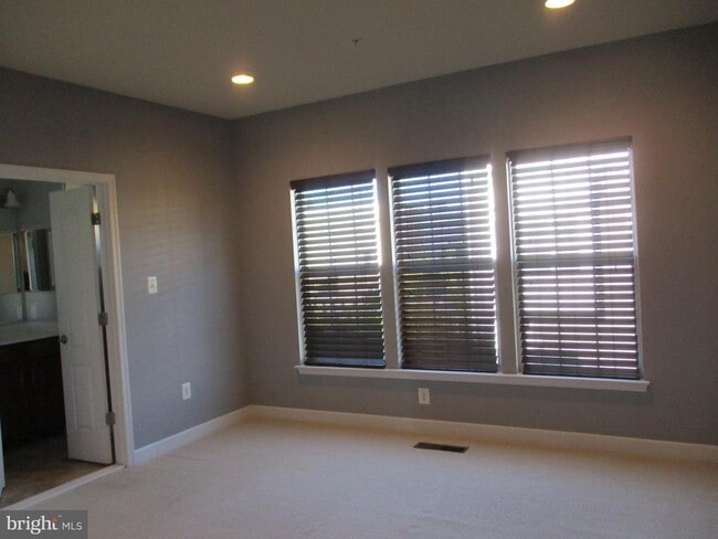 Building Photo - 2144 Little Sorrel Way