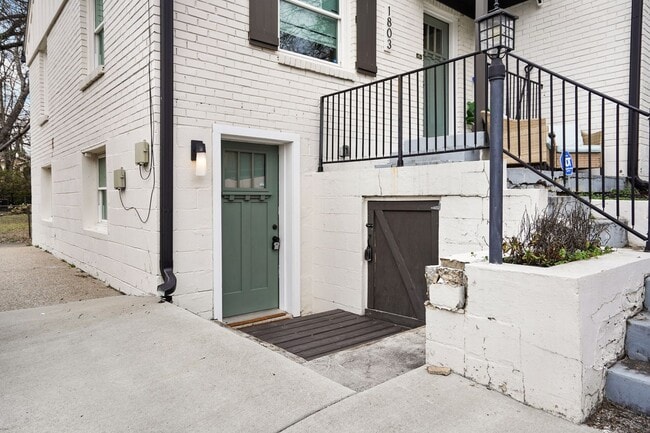 Building Photo - 1803 Neal Terrace