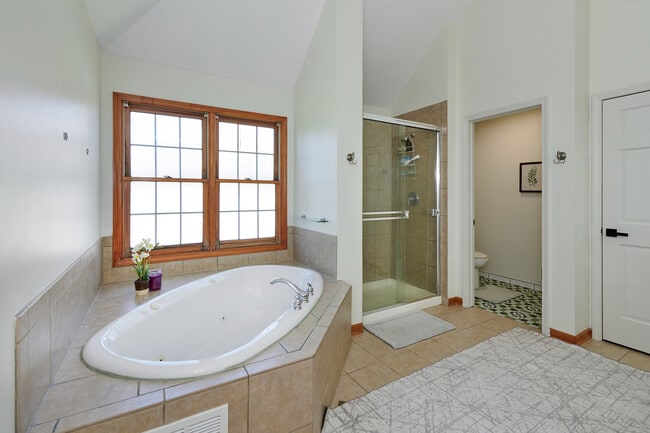 Building Photo - 26300 W Chatham Dr