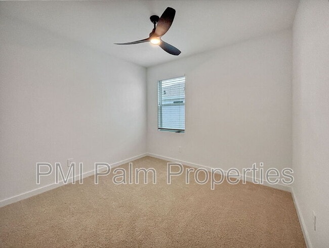 Building Photo - 5989 SE Sky Blue Cir