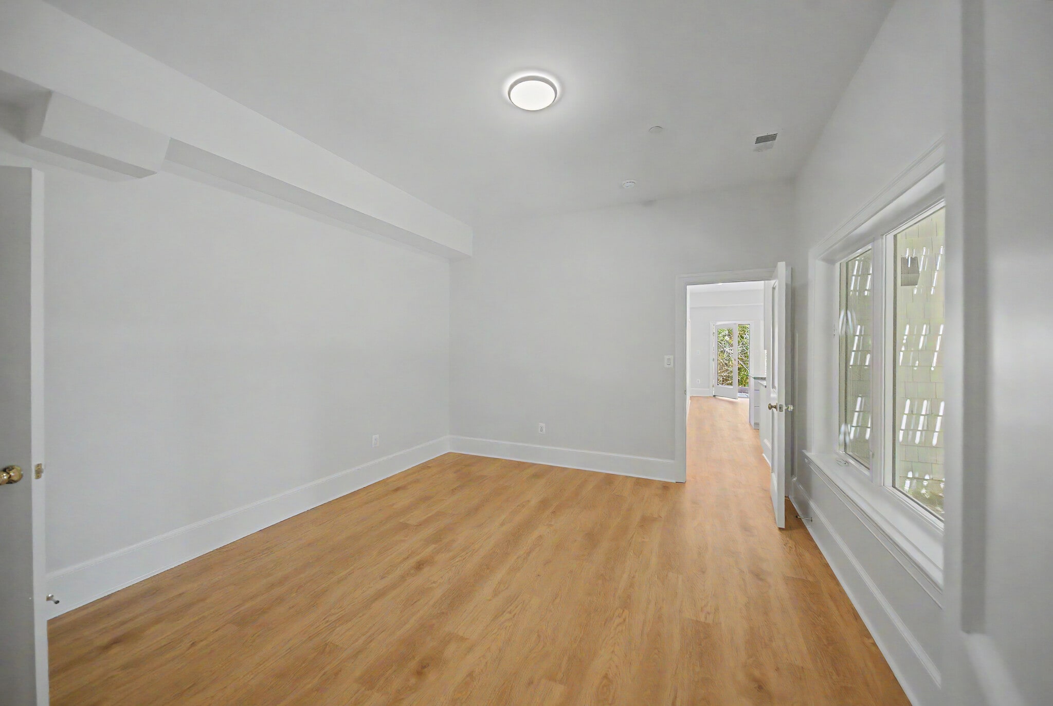 Building Photo - 10205 Sorrel Ave