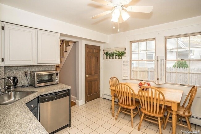 Building Photo - 2 Elm Pl