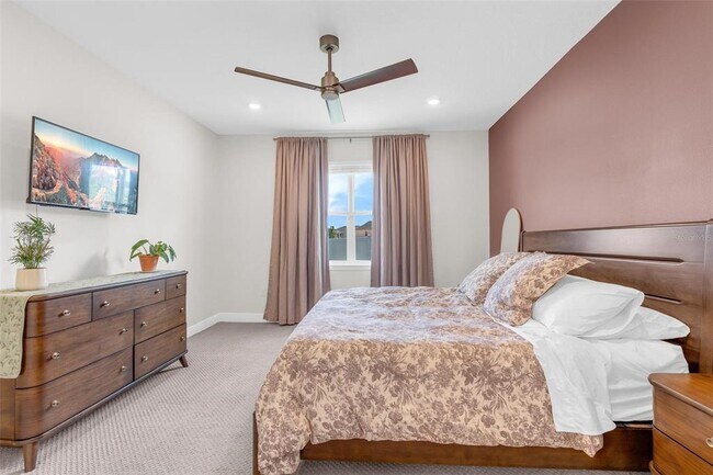 Building Photo - 2019 Sunshine Peak Dr