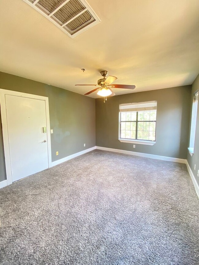 Building Photo - bed 1 bath in Paseo District