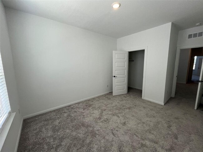 Building Photo - 2725 Woodall Dr