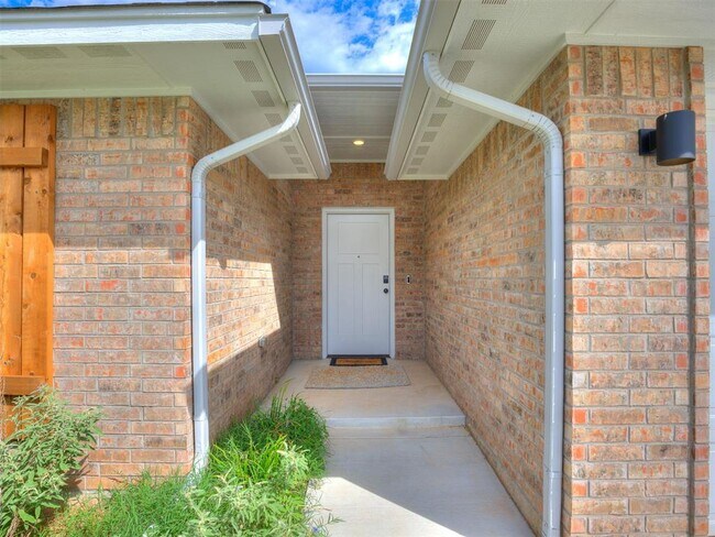 Building Photo - 2323 Arcady Ave