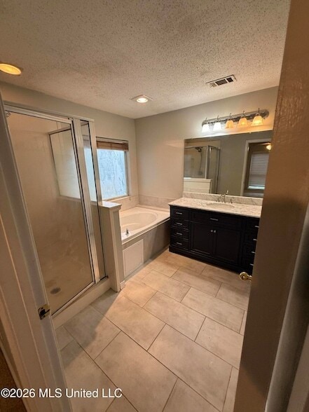 Building Photo - 11267 River Bend Dr