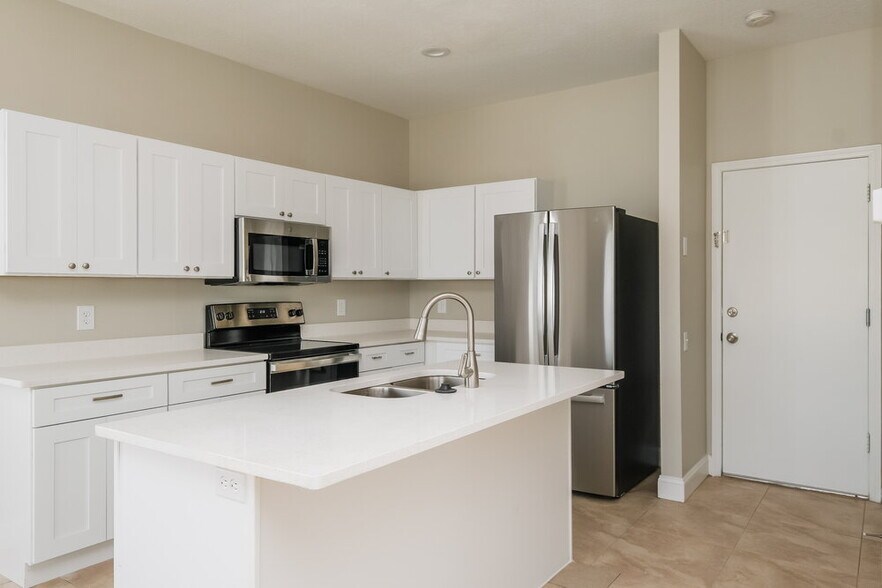 Building Photo - 11305 Misty Isle Ln