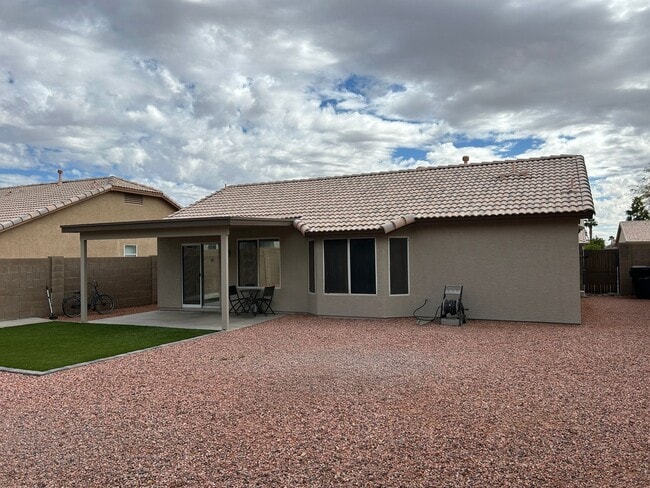 Building Photo - 14658 W Marcus Dr