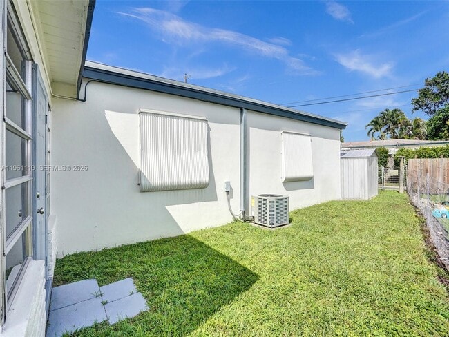 Building Photo - 17791 NE 13th Ave