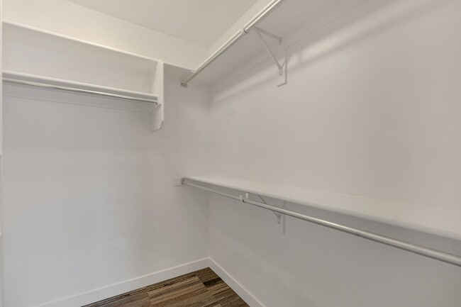 Building Photo - Amazing 2 Bed - 2.5 Bath Townhome in West Haven! Available NOW!