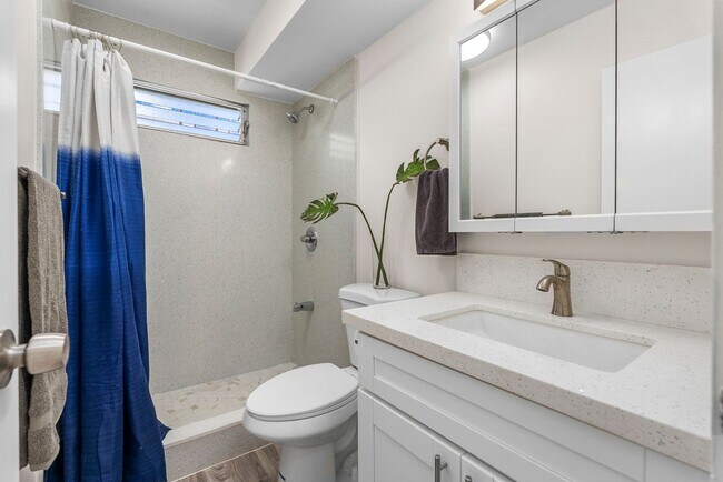 Building Photo - Coty Tower 703