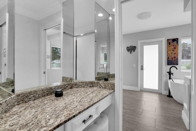 Building Photo - 3440 Rabbit Hollowe Cir