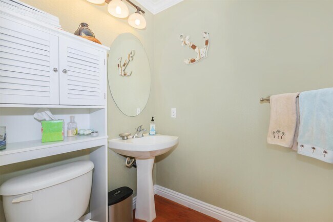Building Photo - 1008 Cottage Way