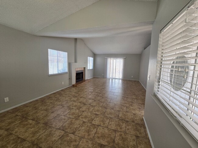 Building Photo - 2252 Welsey Manor Dr