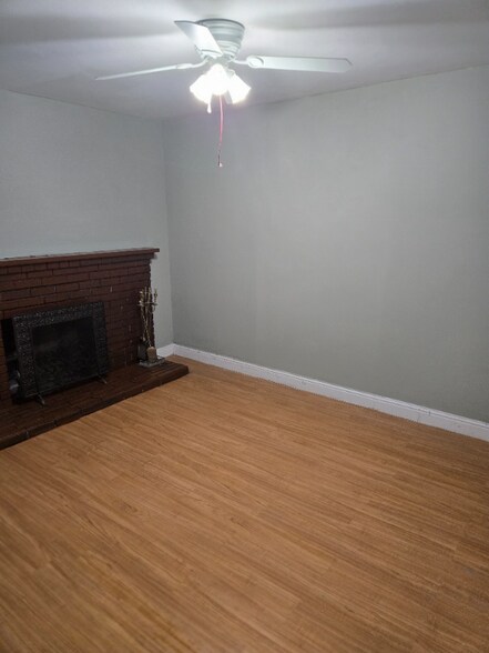 Building Photo - 4052 Capella St