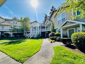 Building Photo - Beautifully Updated 2 Bedroom Condo