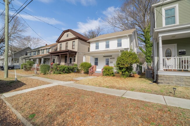 Building Photo - Charming, Renovated House in Portsmouth