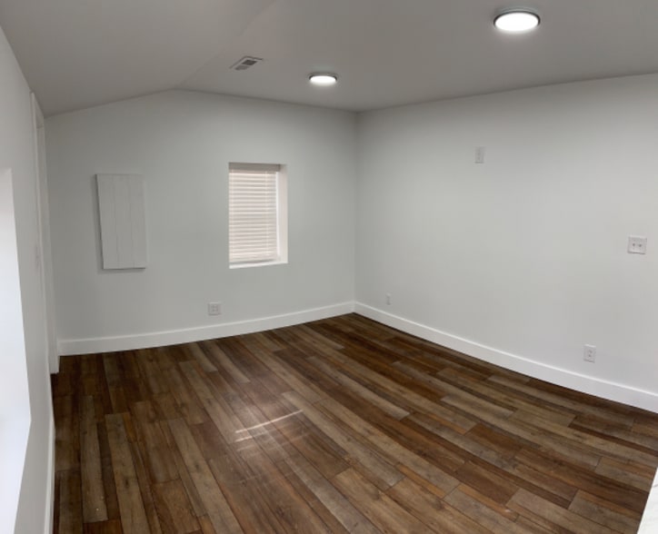 Building Photo - 907 Michigan Ave