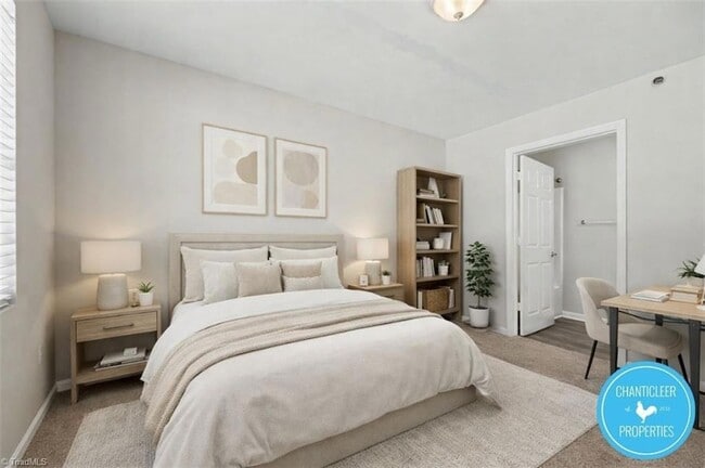 Building Photo - 1041 W Barton St