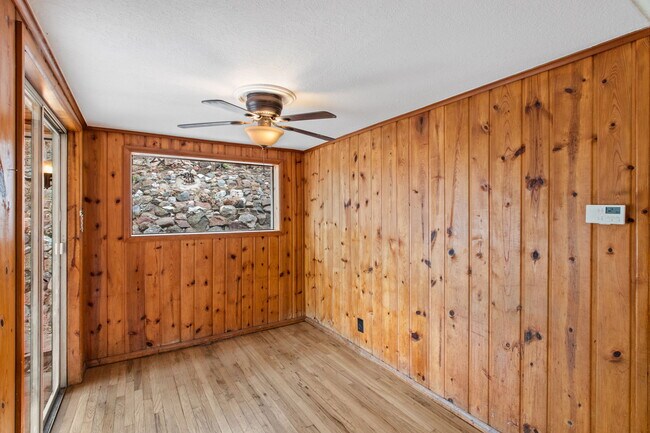 Building Photo - 807 Shoshone Pl