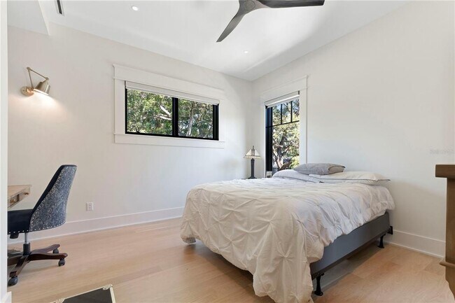 Building Photo - 319 W Frances Ave