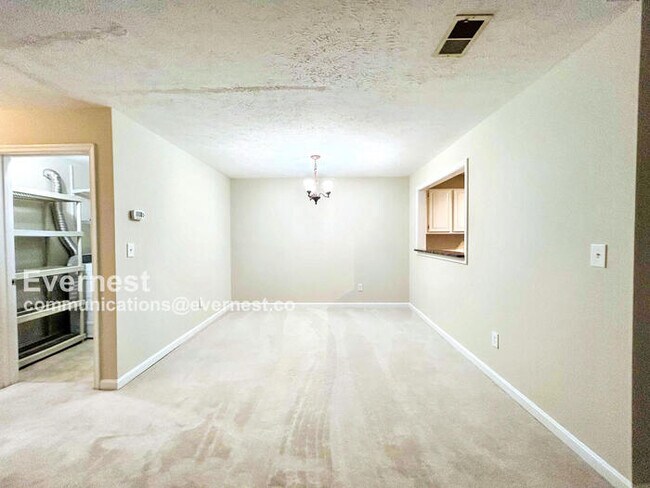 Building Photo - 12170 Cardamom Dr
