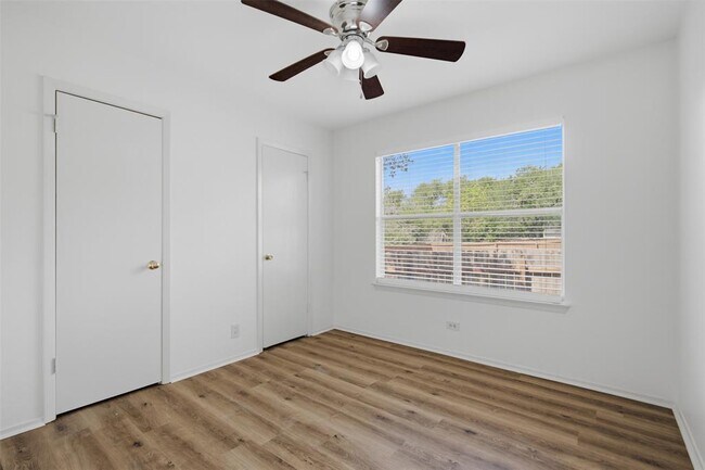 Building Photo - 11611 Rustic Rock Dr
