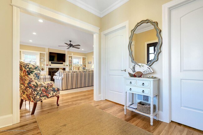 Building Photo - 330 Villa Park Wy