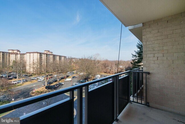 Building Photo - 3101 S Manchester St