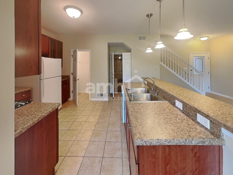 Building Photo - 4588 Camden Ln