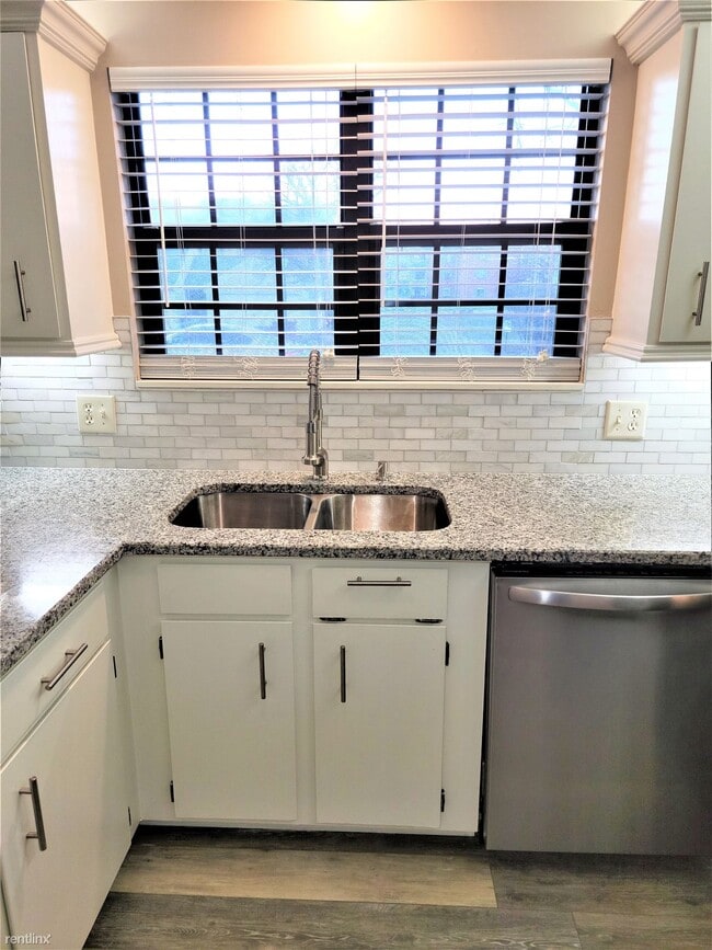 Building Photo - 2 br, 1.5 bath Condo - Concord Village Con...