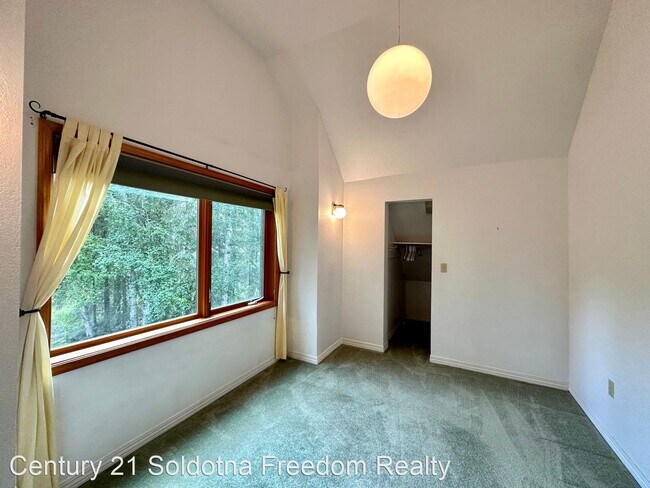 Building Photo - 4 br, 2.5 bath House - 1500 Barabara Drive
