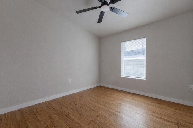 Building Photo - 306 Westmoreland Dr