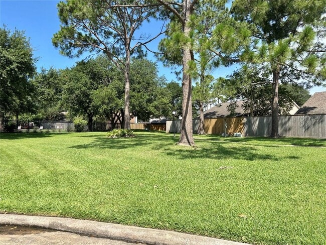 Building Photo - 16719 Dale Oak Way