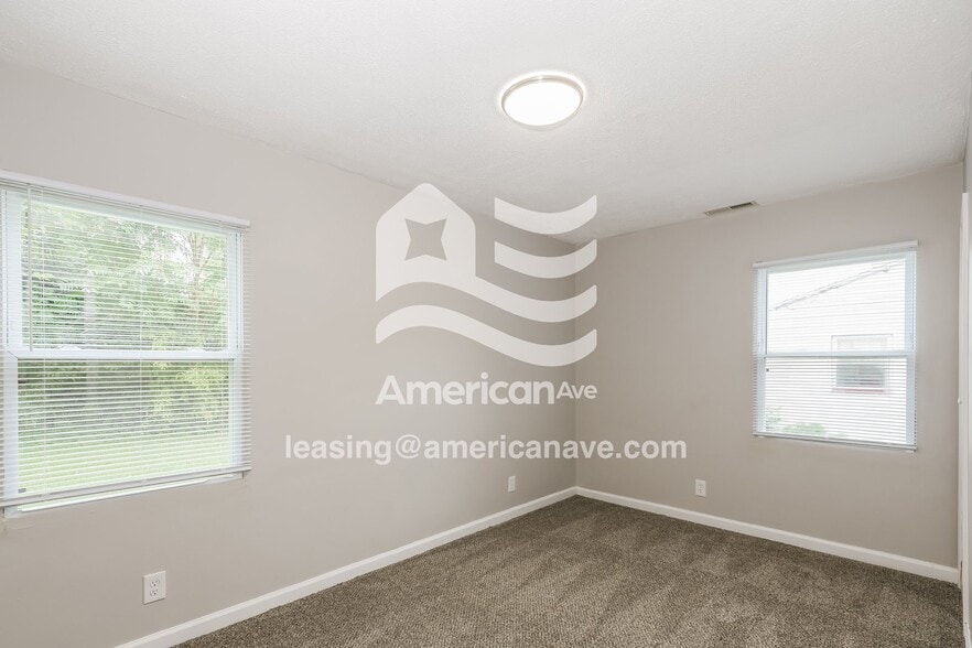 Building Photo - 3353 Forent Ave