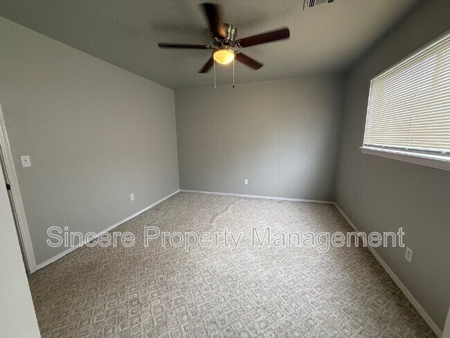 Building Photo - 11808 Biggs Cir
