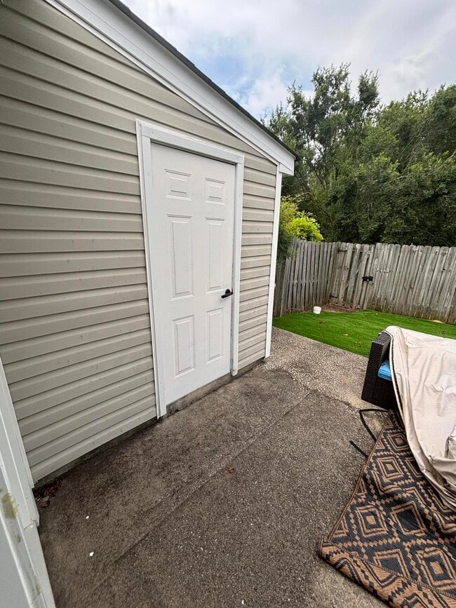 Building Photo - 4010 Calypso Dr