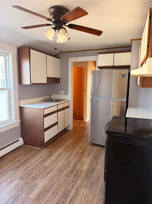 Building Photo - 85 Ash St