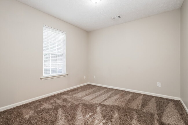 Building Photo - 1825 Neighborhood Walk