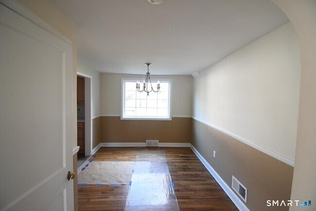 Building Photo - 509 North St
