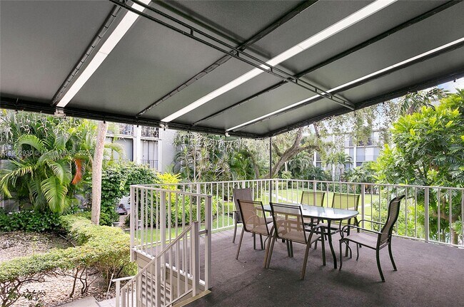 Building Photo - 501 SW 11th Pl