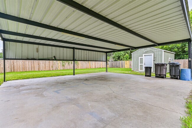 Building Photo - 5220 Krueger Dr